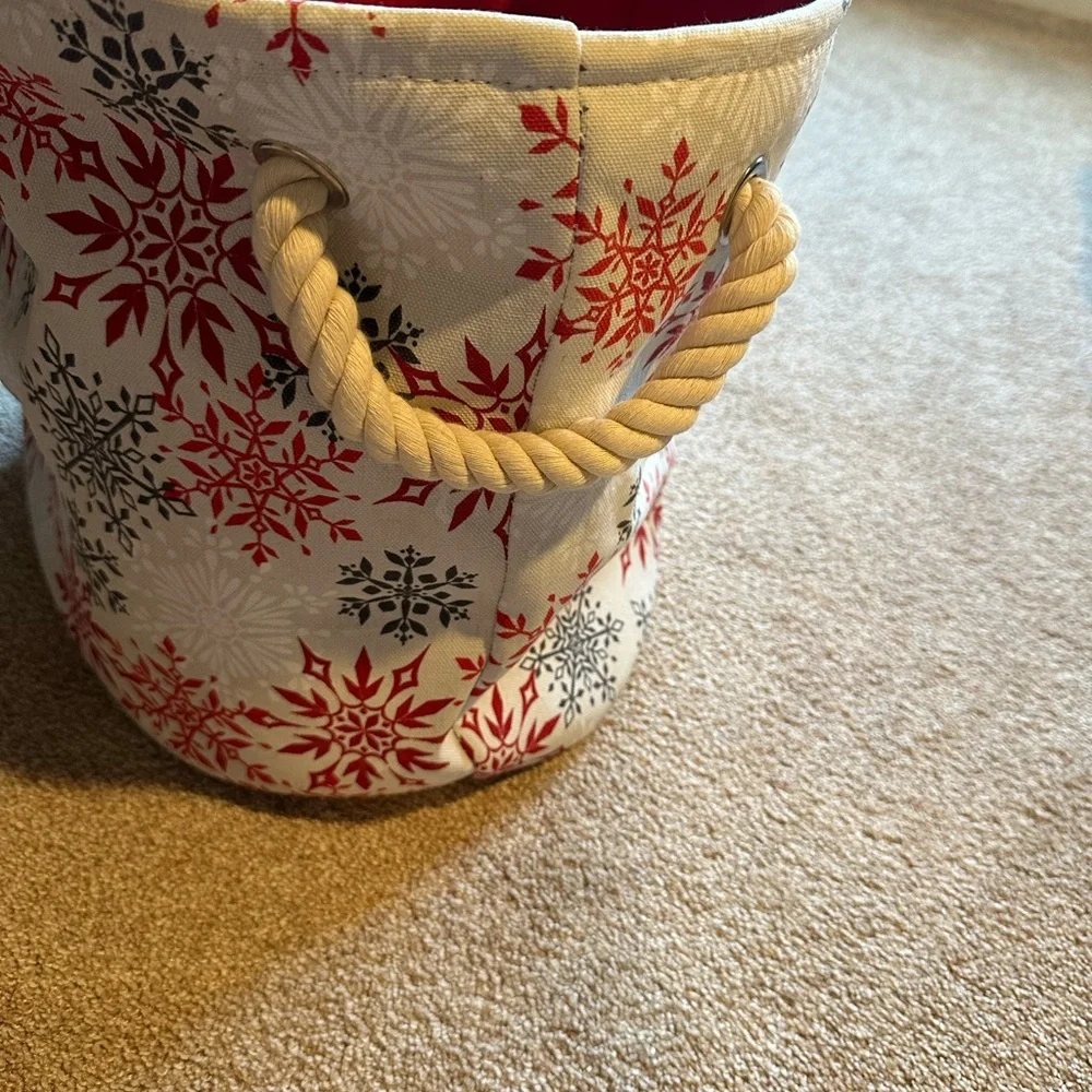 Collapsible Oval Snowflake Fabric Basket With Rope Handles